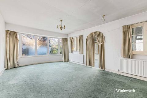undefined, Sunbury Court Island, Sunbury-on-Thames, Surrey, TW16