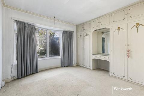 undefined, Sunbury Court Island, Sunbury-on-Thames, Surrey, TW16