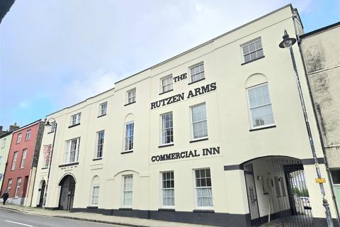2 bedroom flat for sale, Market Street, Narberth