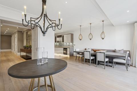 3 bedroom flat to rent, Esher Park Avenue, Esher, Surrey, KT10