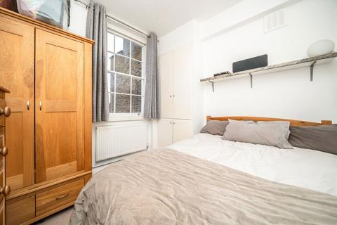 undefined, Essex Road, London N1
