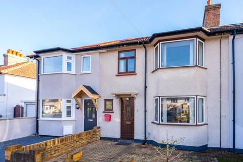 Long Walk, New Malden, KT3