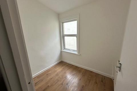 1 bedroom flat to rent, North Street, Downend, Bristol, BS16 5SG