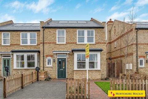 3 bedroom end of terrace house for sale, Carpenter Gardens