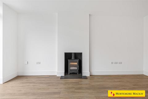 3 bedroom end of terrace house for sale, Carpenter Gardens
