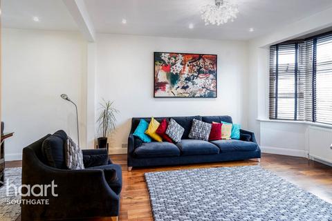 undefined, Dorchester Avenue, London
