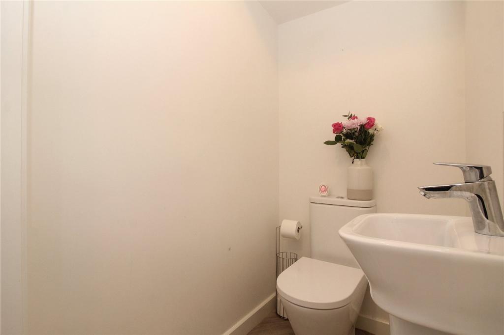 Cloakroom/Wc