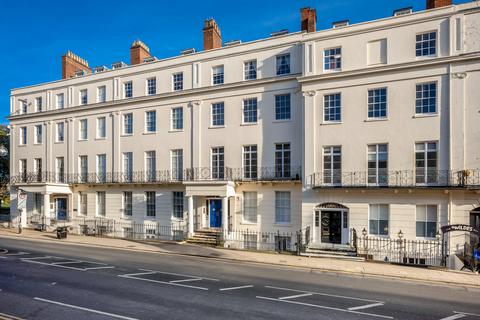 2 bedroom apartment for sale, William House 3 Parade, Leamington Spa, Warwickshire CV32 4DG