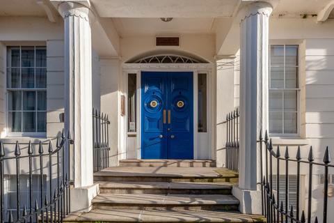 2 bedroom apartment for sale, William House 3 Parade, Leamington Spa, Warwickshire CV32 4DG