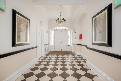 2 bedroom apartment for sale, William House 3 Parade, Leamington Spa, Warwickshire CV32 4DG