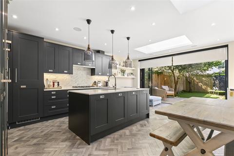 4 bedroom end of terrace house for sale, Queens Road, East Sheen, SW14