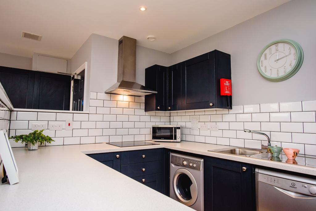 Flat E Kitchen 2.jpg