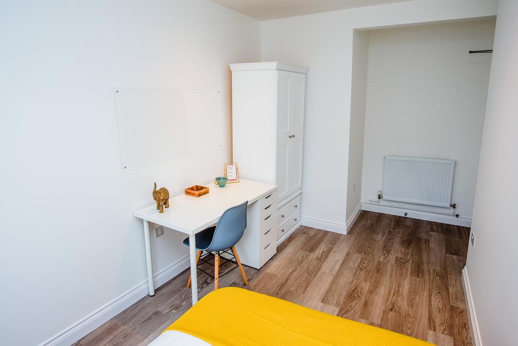 Flat E B1 3.jpg