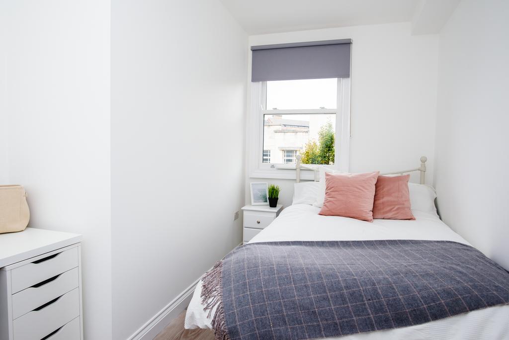 Flat E B3 2.jpg