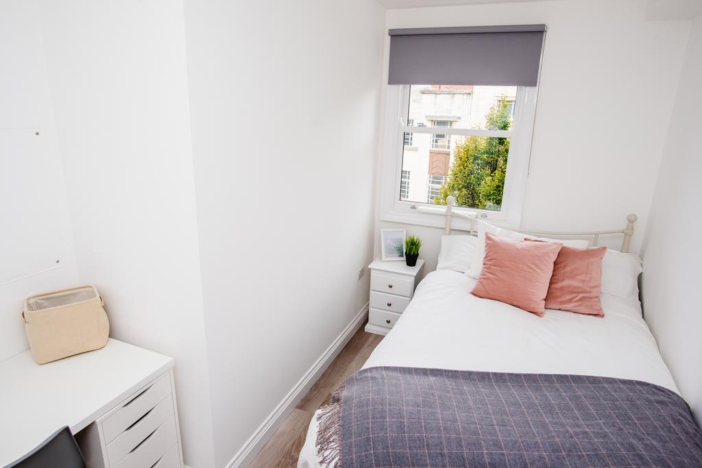 Flat E B3 3.jpg