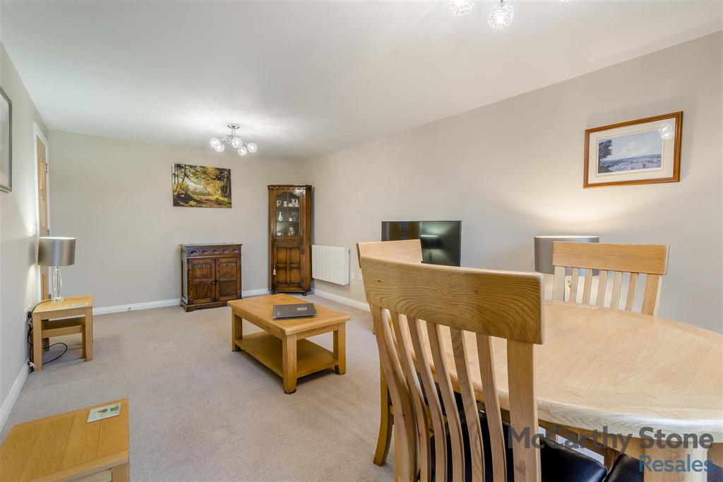 8672327-interior03.jpg