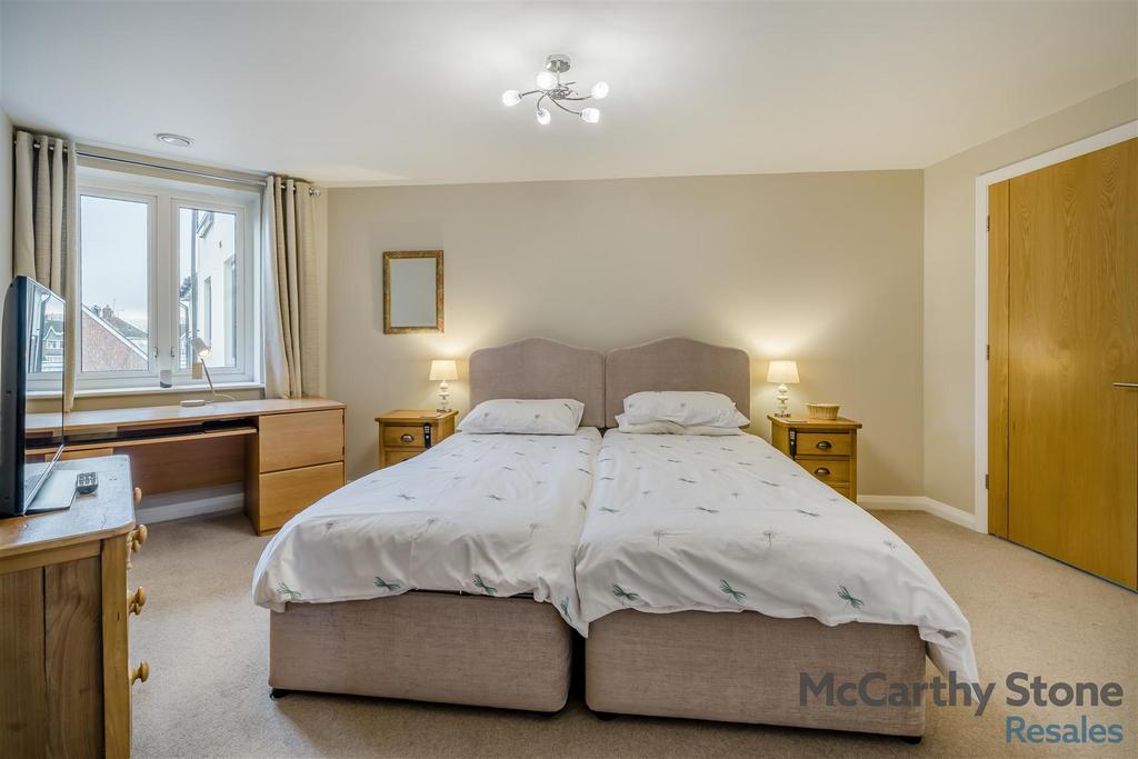 8672327-interior09.jpg