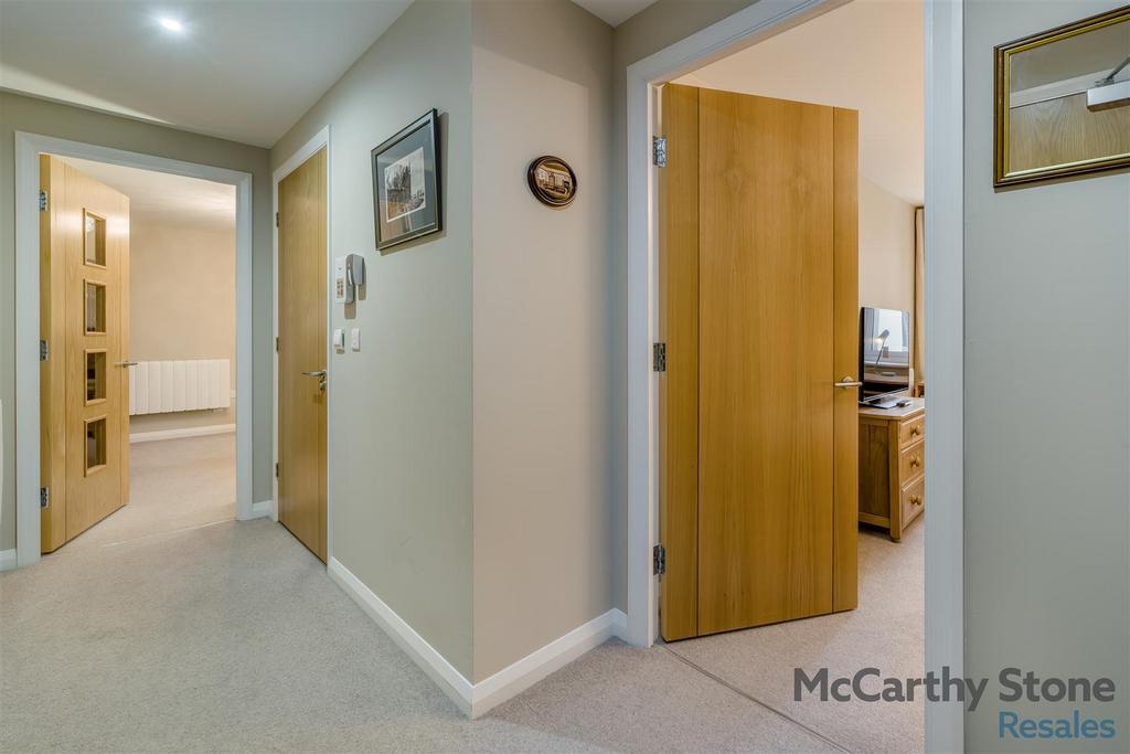 8672327-interior08.jpg