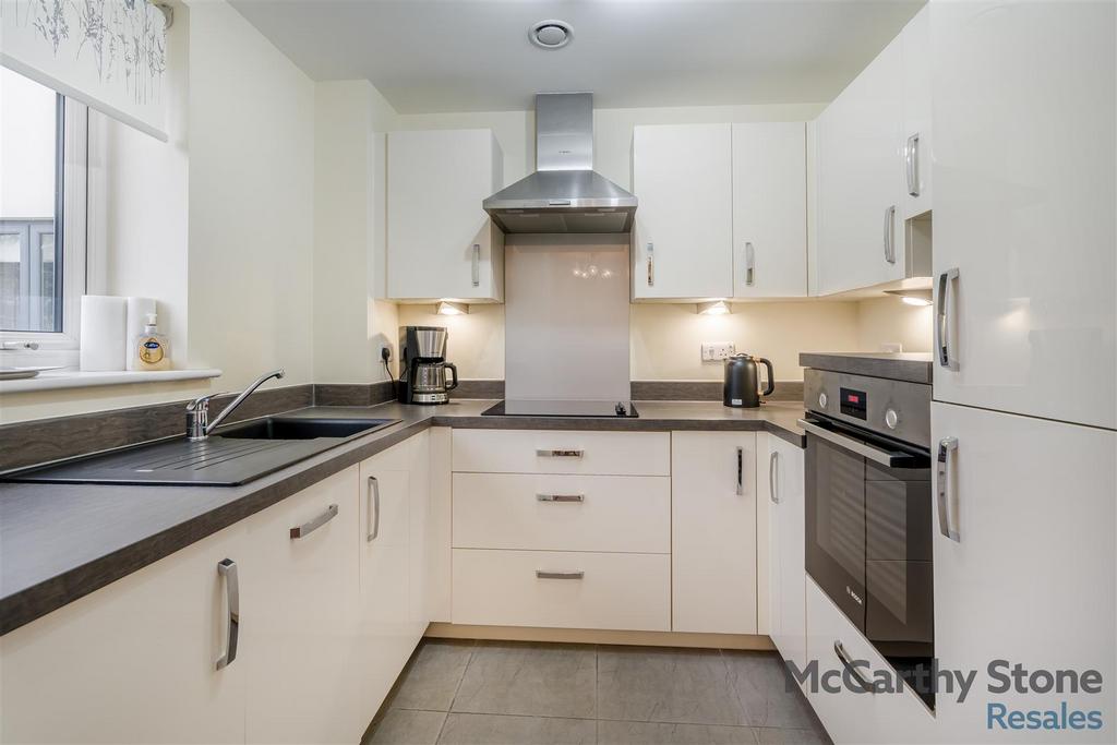 8672327-interior05.jpg