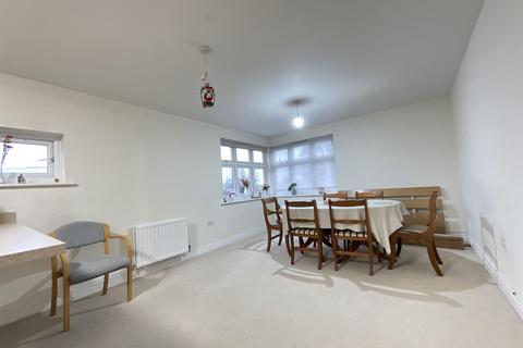 2 bedroom apartment to rent, Danby Street, Bristol