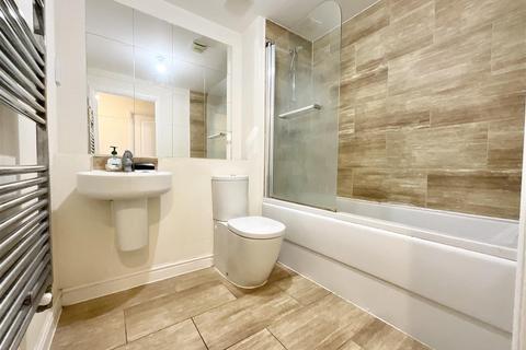 2 bedroom apartment to rent, Danby Street, Bristol