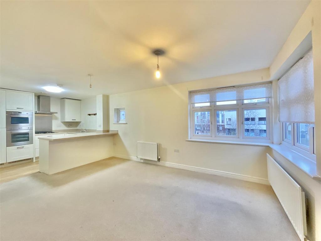 Kitchen / Lounge