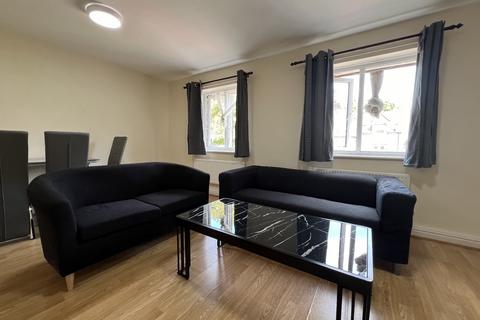 3 bedroom flat to rent, Orchard Lodge, North Hill Road, Leeds LS6