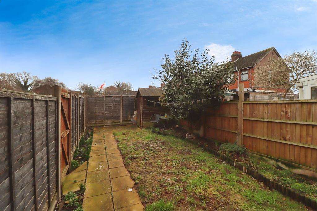 677a741f-Rear 20 Garden.JPG