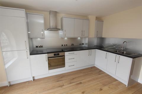 2 bedroom flat to rent, City Central, Wellington Street