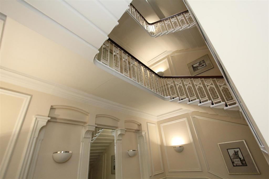 Hall1.JPG