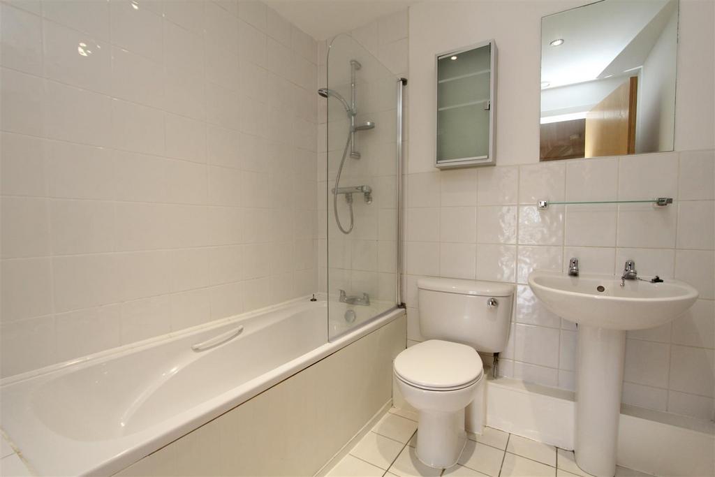 Bathroom.JPG