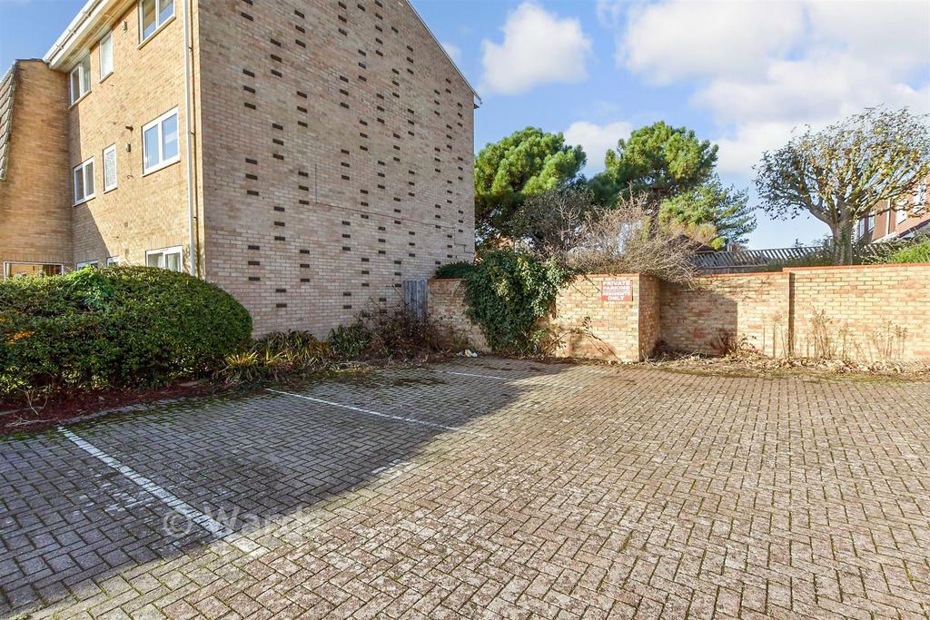 Driveway/Parking