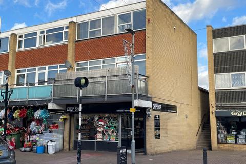 3 bedroom flat for sale, 40 St. Johns Way, Corringham, Stanford-Le-Hope, Essex SS17 7LJ