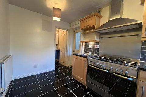 4 bedroom detached house to rent, bromley heath road, Bristol BS16