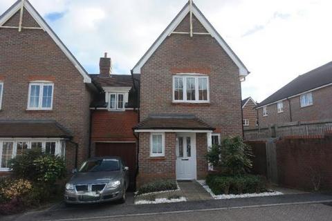 3 bedroom link detached house to rent, Rushy Grove, Haywards Heath RH16