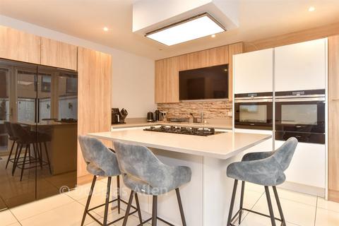 Clermont Place, Romford RM1