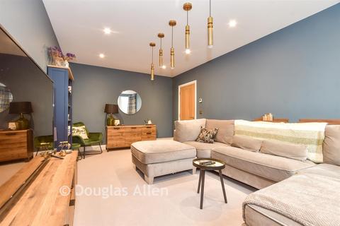 4 bedroom semi-detached house for sale, Clermont Place, Romford RM1