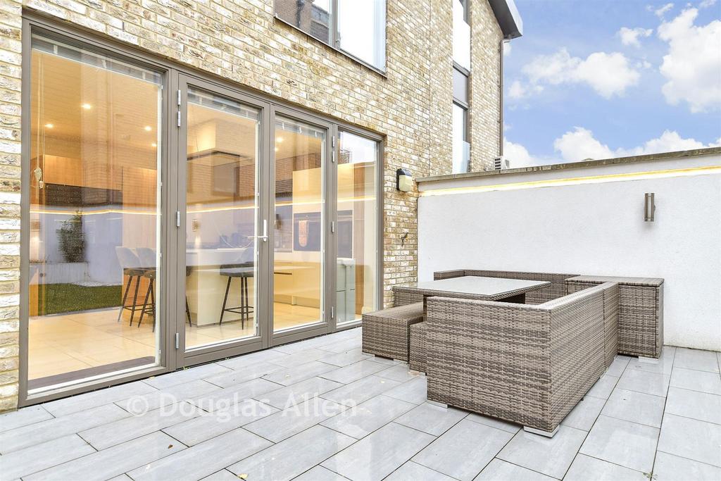 Patio / Decking