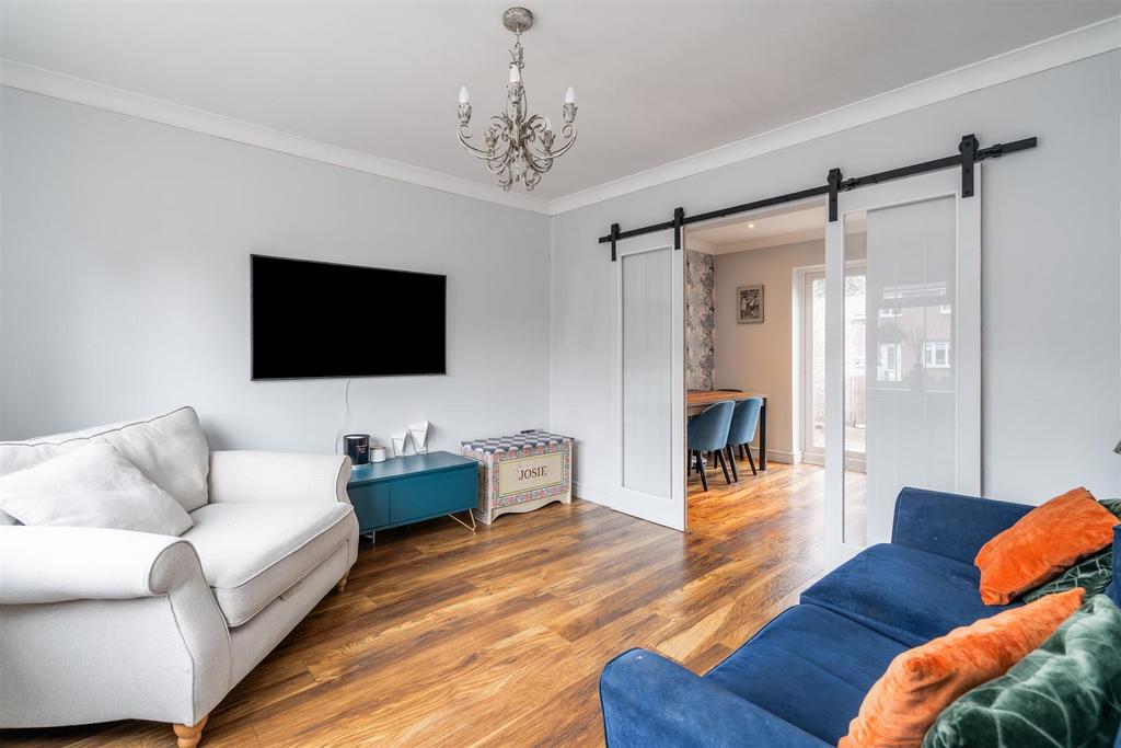 4 Elkstone Close 2.jpg