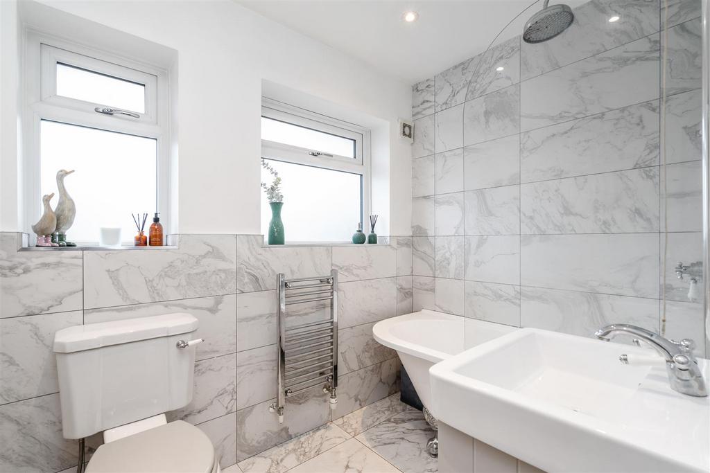 4 Elkstone Close 10.jpg
