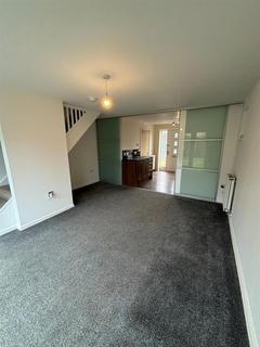 3 bedroom semi-detached house to rent, Sandwell Park, Kingswood, Hull