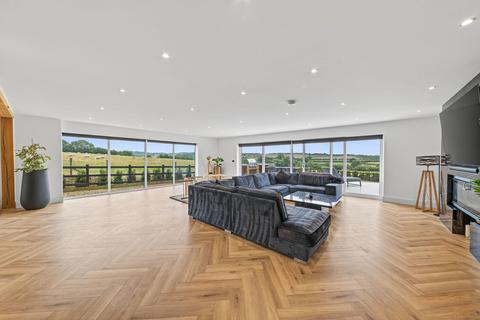 6 bedroom detached house for sale, Harborough Road, Market Harborough LE16