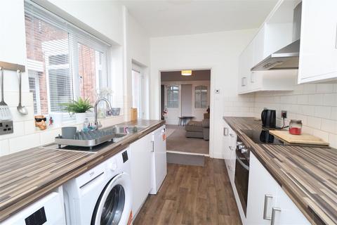 2 bedroom terraced house for sale, Kilton Road, Worksop S80