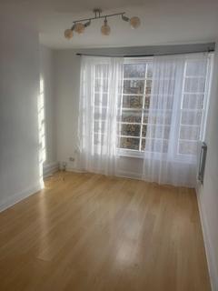 2 bedroom flat to rent, Cliff Road,  Camden, NW1