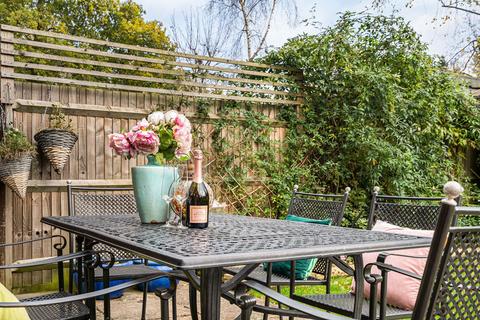 undefined, Twyner Close, Horley RH6