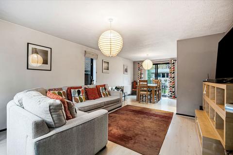 undefined, Twyner Close, Horley RH6
