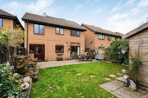 4 bedroom detached house for sale, Twyner Close, Horley RH6