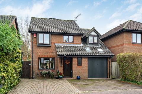 undefined, Twyner Close, Horley RH6