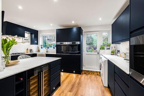 4 bedroom detached house for sale, Twyner Close, Horley RH6