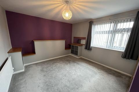 2 bedroom detached bungalow to rent, Stephens Crescent, Govilon, Abergavenny, NP7